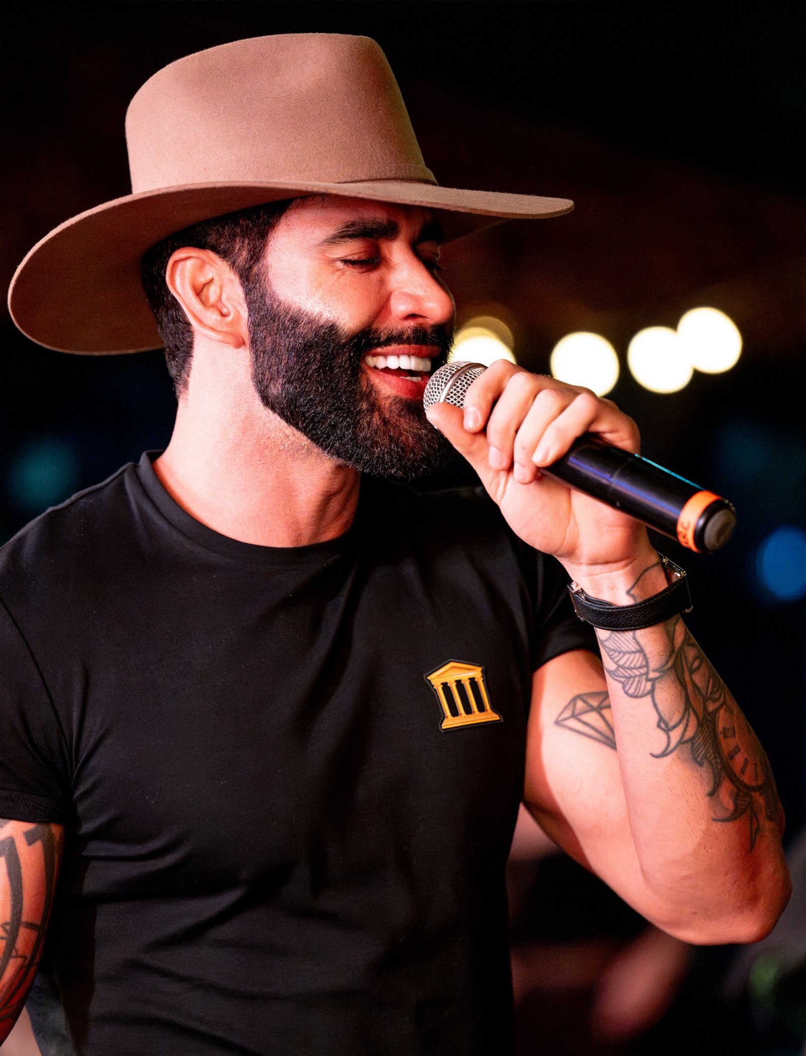 Gusttavo Lima abre álbum de fotos do primeiro fim de semana em Barretos